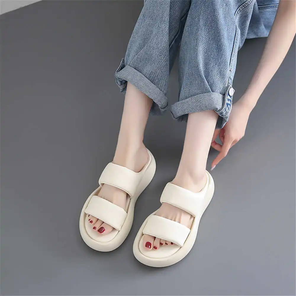 Size 39 Strips Summer Shoes Sa - مراجعة Luxury Lifestyle Resorts وسعره