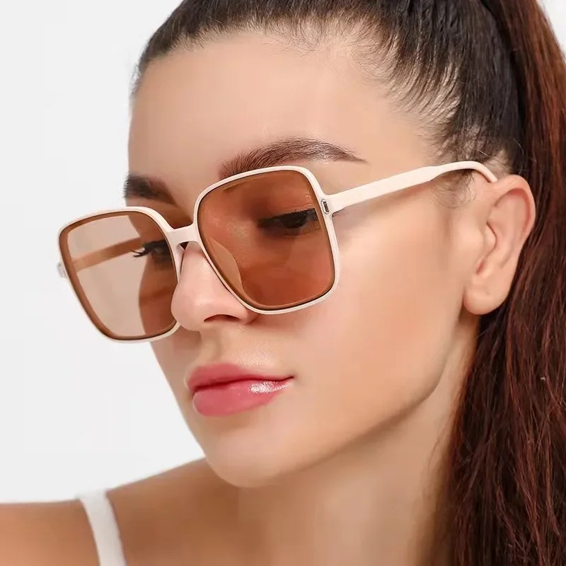 Vintage Oversized Square Sungl - مراجعة Luxury Lifestyle Store وسعره