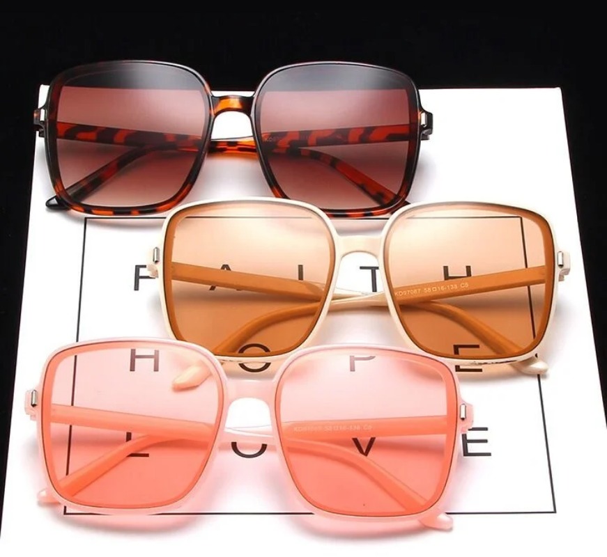 Vintage Oversized Square Sungl - مراجعة Luxury Lifestyle Store وسعره