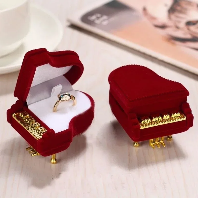 New Creative Cute Piano Shape  - مراجعة Velvet Jewelry Box وسعره