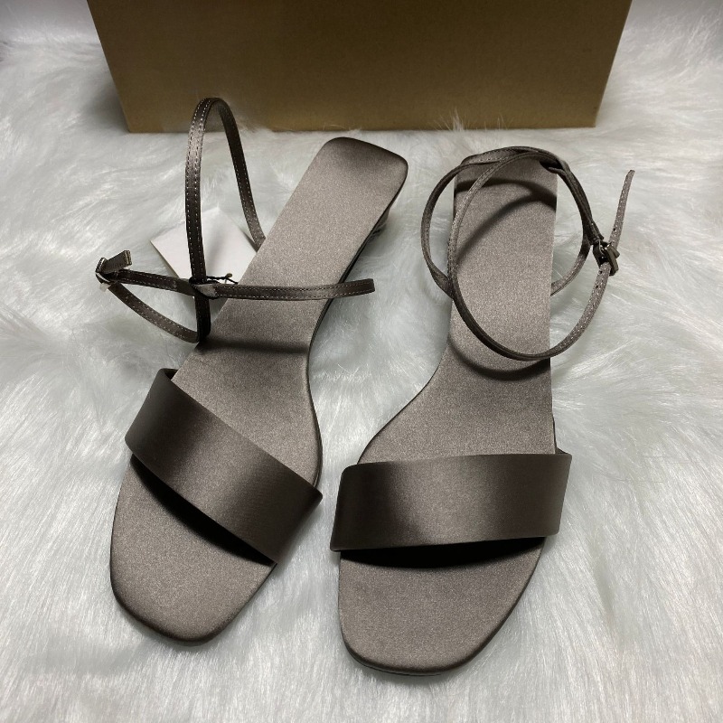 Luxury Satin Ankle Strap Low H - مراجعة Luxury Lifestyle Store وسعره