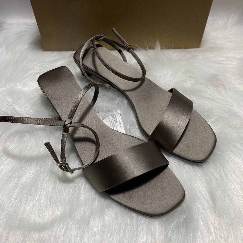 Luxury Satin Ankle Strap Low H - مراجعة Luxury Lifestyle Store وسعره